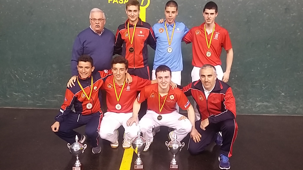 Esparza-Amatriain en pala corta e Igoa-Apezetxea en mano parejas, campeones del Federaciones Juvenil